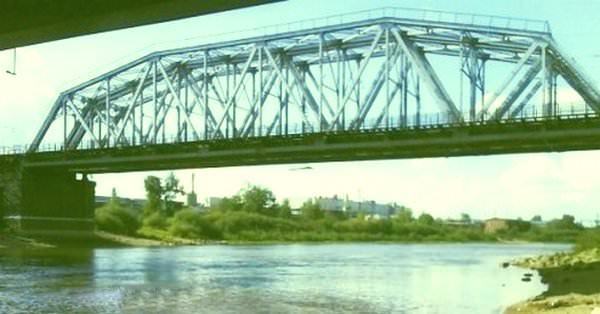 Железнодорожный мост через реку Сухона в городе Сокол