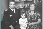 Владимир Николаевич с женой Марией и дочкой Олечкой