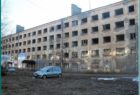 Полуразрушенное здание на ул. Архангельской, 37
