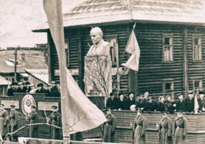 Памятник В. И. Ленину г. Сокол (фото: середина XX века)