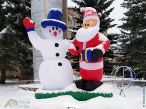 Новогодние арт-объекты возле Памятника В.И.Ленину, декабрь 2020