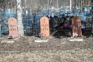 Воинское захоронение на гражданском кладбище в Соколе