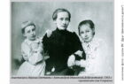 Анастасия и Марина Цветаевы с Александрой Ивановной Доброхотовой. 1903 год