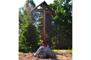 Поклонный крест на месте утраченной Церкви Покрова Пресвятой Богородицы