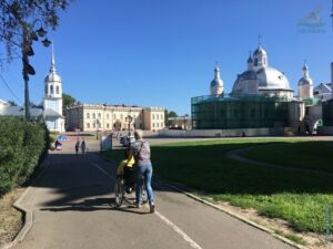 прогулка по Кремлёвской площади, г. Вологда