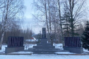 Памятник землякам, погибшим в годы ВОВ, д. Обросово